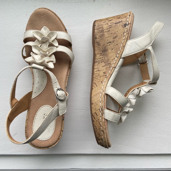 Sonoma Shoes - Sonoma Off White Floral Strappy Cork Wedges 8.5